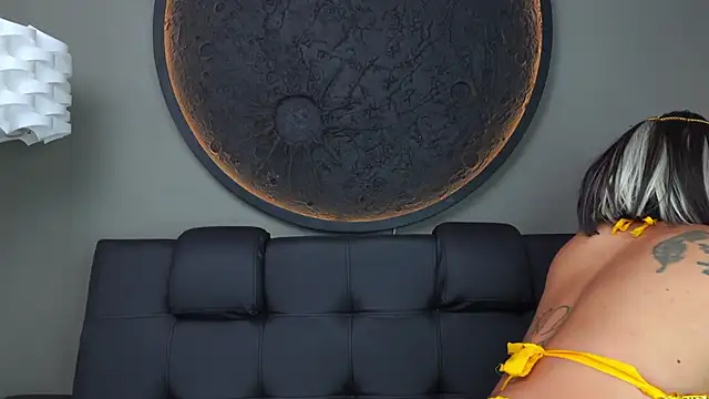 miss vaiolette online show from September 12, 2025, 11:10 am