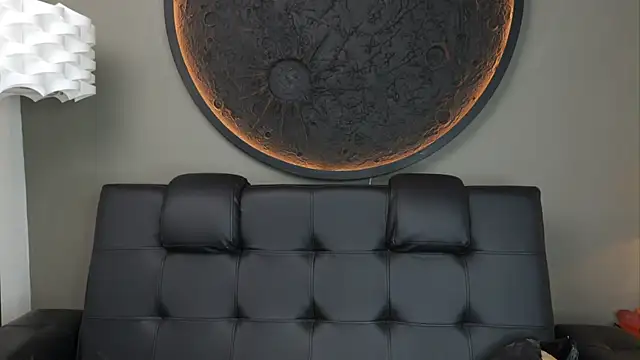 miss vaiolette online show from November 13, 2025, 11:09 am