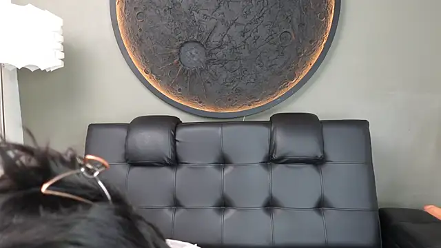 miss vaiolette online show from March 27, 2026, 11:10 am