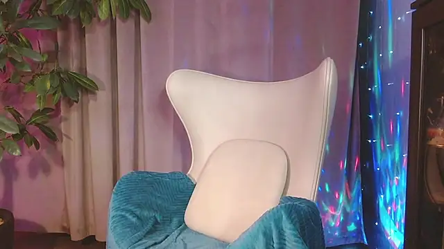 julia renard online show from September 28, 2025, 11:48 am