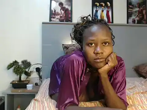 CandyLovesU2 online show from February 17, 2025, 7:10 pm