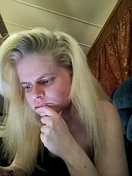 Snapshot of BadAssBitchMakayla chatting on April 27, 2026, 12:47 pm BadAssBitchMakayla online show from April 27, 2026, 12:47 pm