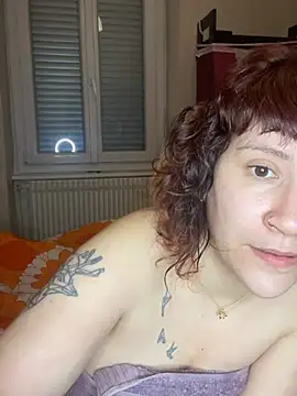 callmelouve online show from February 25, 2025, 5:36 pm