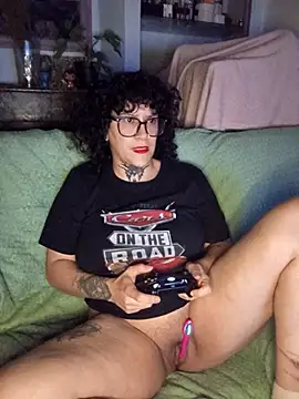 callmelouve online show from November 16, 2025, 4:45 pm