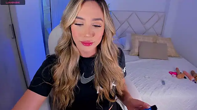 Snapshot of NiaBennet_ chatting on January 8, 2025, 10:06 pm NiaBennet online show from January 8, 2025, 10:06 pm