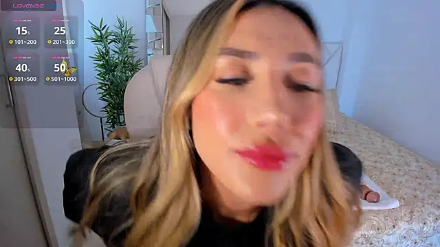 Snapshot of NiaBennet_ chatting on February 1, 2025, 5:58 pm NiaBennet online show from February 1, 2025, 5:58 pm