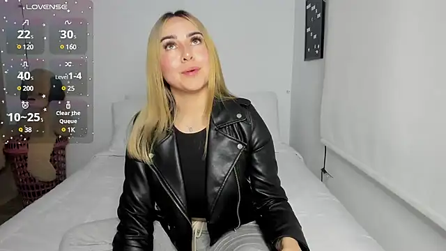 sophi mooreno online show from March 5, 2025, 5:29 am