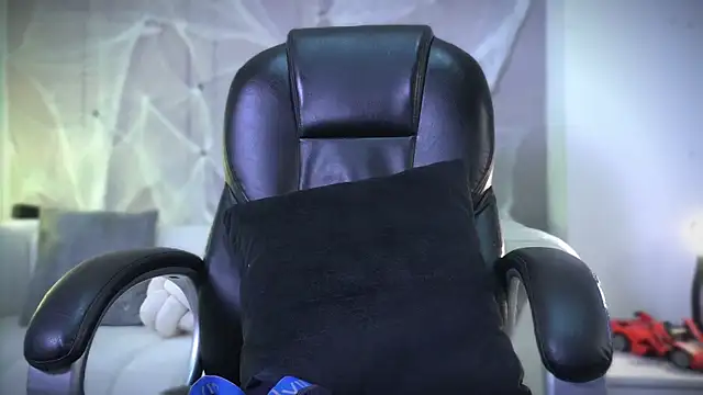 Frank Farrell online show from November 3, 2025, 9:27 pm