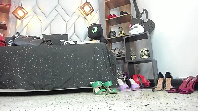 MirandaHaguen online show from December 20, 2025, 12:45 pm