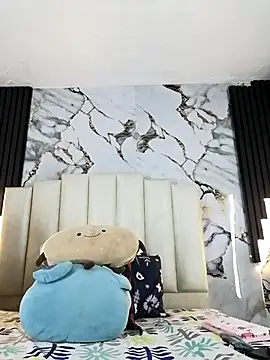 mollieblue69 online show from October 26, 2025, 1:06 pm