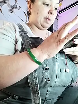 mollieblue69 online show from November 27, 2025, 1:13 pm