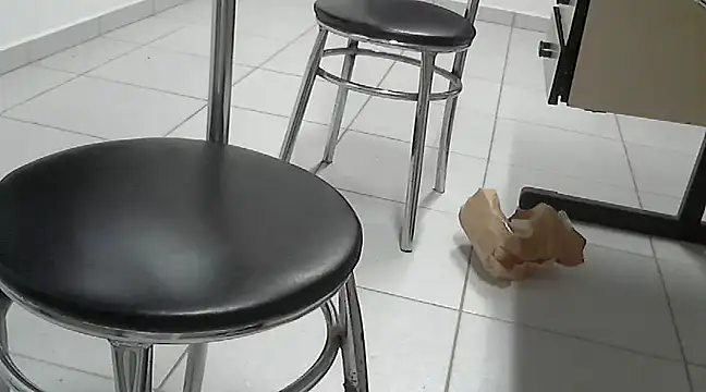 Snapshot of oliveira3tt chatting on February 13, 2025, 5:54 pm oliveira3tt online show from February 13, 2025, 5:54 pm