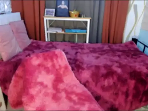 Laura yourhottestbabe123 online show from February 3, 2025, 7:00 pm