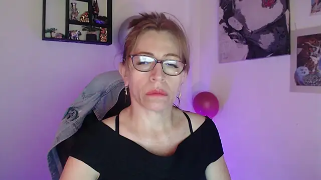 Chayla Ruiz online show from March 22, 2025, 1:08 pm