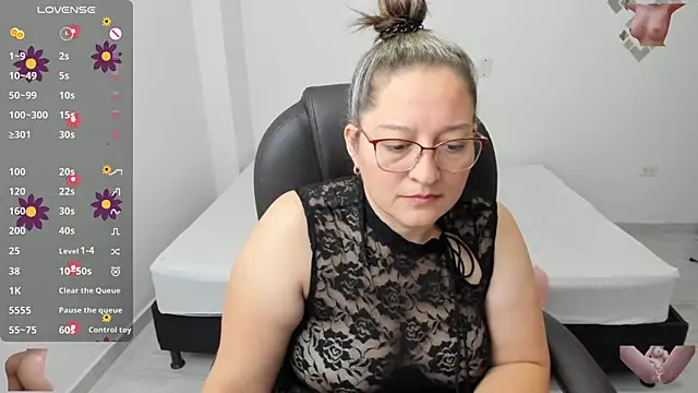 alejandra milf  online show from March 12, 2025, 6:00 pm