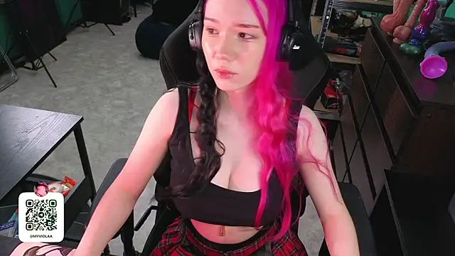Maya Viola online show from July 22, 2026, 3:53 am