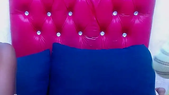 XSCARLETQUEENXX online show from February 5, 2026, 4:50 am