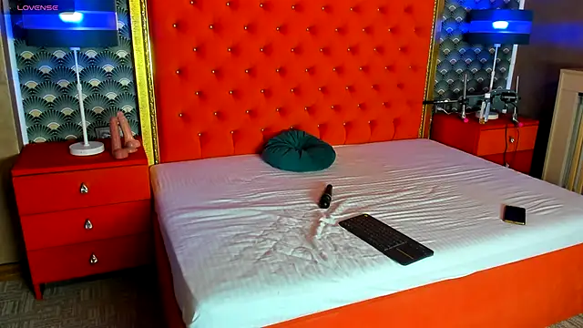 VallerieJones online show from November 14, 2025, 5:17 am