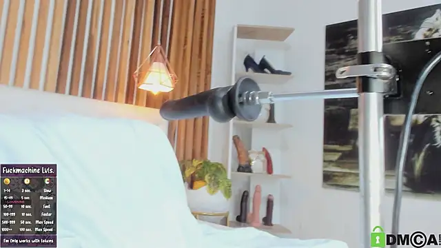 emma liz  online show from January 9, 2025, 4:49 pm