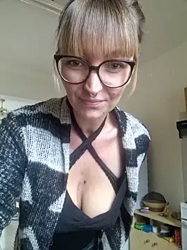 MissMialicious online show from February 28, 2025, 11:03 am