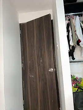 jailyncam  online show from April 21, 2026, 2:51 am