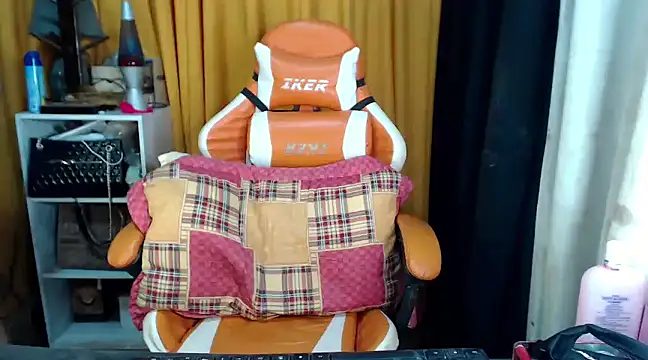 Deliciouscumsxz online show from March 4, 2025, 3:22 am