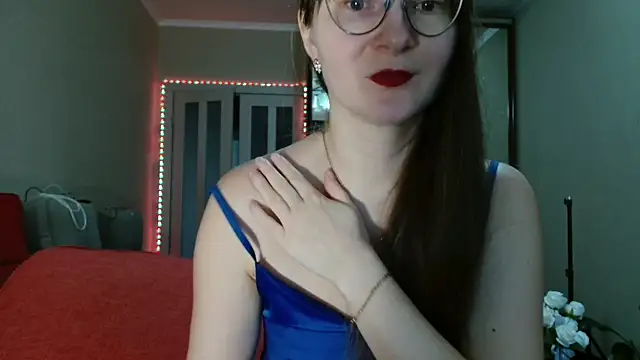 KiraGoldens online show from March 19, 2026, 6:17 am