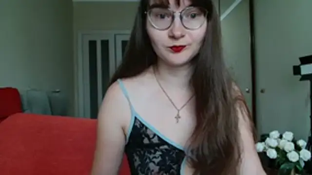 Snapshot of KiraGoldens chatting on June 30, 2026, 6:36 am KiraGoldens online show from June 30, 2026, 6:36 am