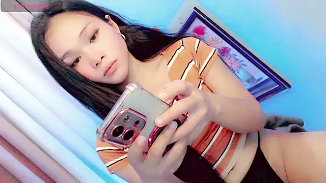 amomentoflust69 online show from June 4, 2026, 11:16 am