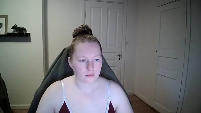 Girlnina-1995 online show from December 16, 2024, 8:20 am