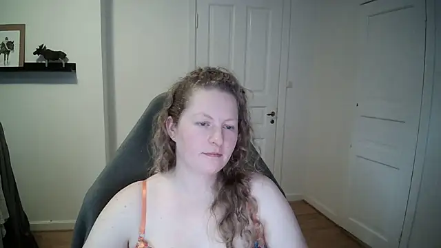 Girlnina-1995 online show from January 9, 2025, 12:52 pm