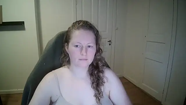 Girlnina-1995 online show from January 20, 2025, 12:28 pm