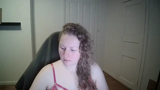 Girlnina-1995 online show from February 24, 2025, 9:10 am