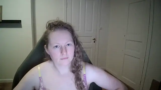 Girlnina-1995 online show from March 5, 2025, 1:50 pm