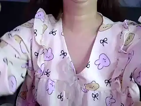 Bee 2k online show from December 2, 2025, 4:51 am