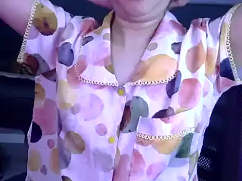 Snapshot of Bee_2k chatting on July 13, 2026, 4:26 am Bee 2k online show from July 13, 2026, 4:26 am