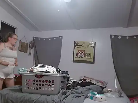 Slutty Owl420 online show from September 22, 2025, 10:12 pm