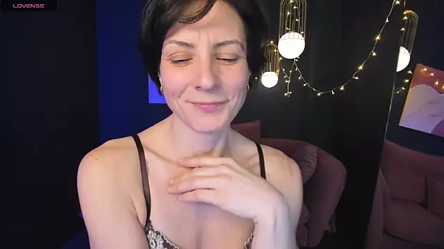 LorenDaze online show from February 7, 2025, 5:29 pm