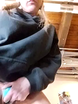 eatmeplease44 online show from March 12, 2026, 1:01 am