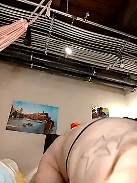 eatmeplease44 online show from April 19, 2026, 7:05 pm