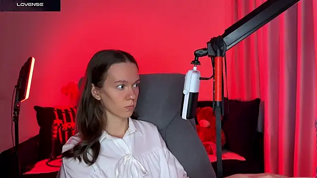 DivineBite online show from September 18, 2025, 3:03 pm