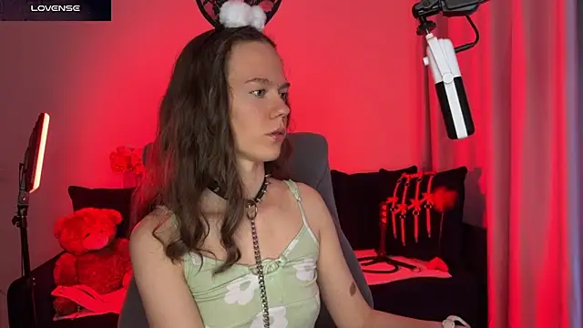 DivineBite online show from September 21, 2025, 3:35 pm