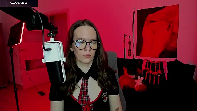 DivineBite online show from April 6, 2026, 4:52 pm