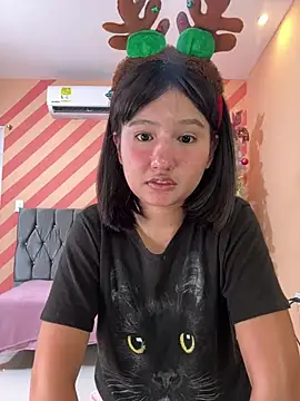 Snapshot of Pinkie_Princes chatting on December 20, 2024, 1:58 am Pinkie Princes online show from December 20, 2024, 1:58 am