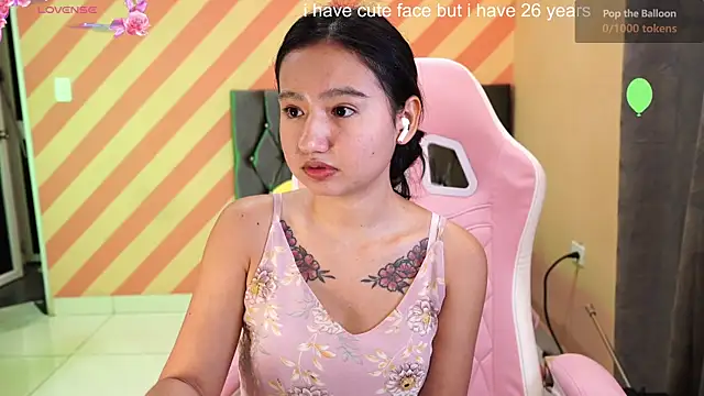 Snapshot of Pinkie_Princes chatting on January 25, 2025, 12:06 am Pinkie Princes online show from January 25, 2025, 12:06 am
