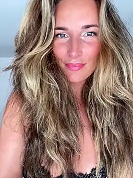 Snapshot of Thescorpionfr chatting on December 21, 2025, 5:31 pm Thescorpionfr online show from December 21, 2025, 5:31 pm