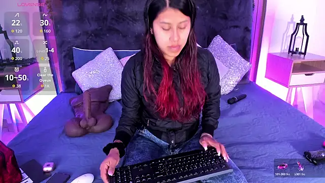 Karlagonzales  online show from November 6, 2025, 9:43 am