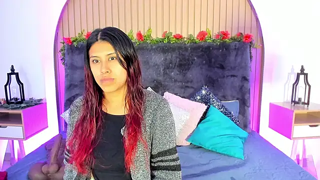 Karlagonzales  online show from November 9, 2025, 10:35 am