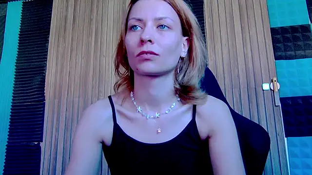 karo123421 online show from March 21, 2025, 8:28 am