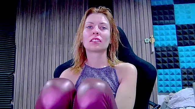 karo123421 online show from March 21, 2025, 5:45 pm